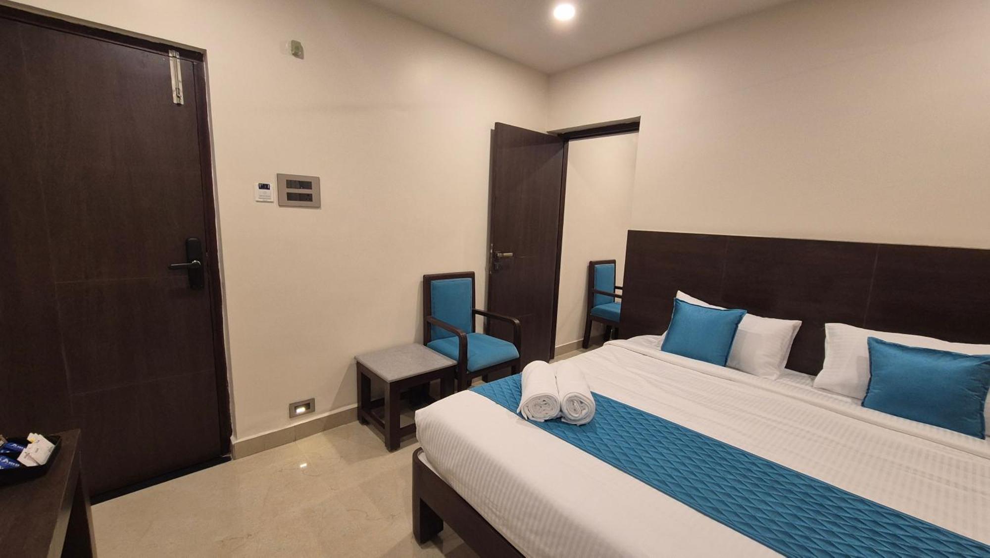 Hotel Janas Tirupati Exterior photo